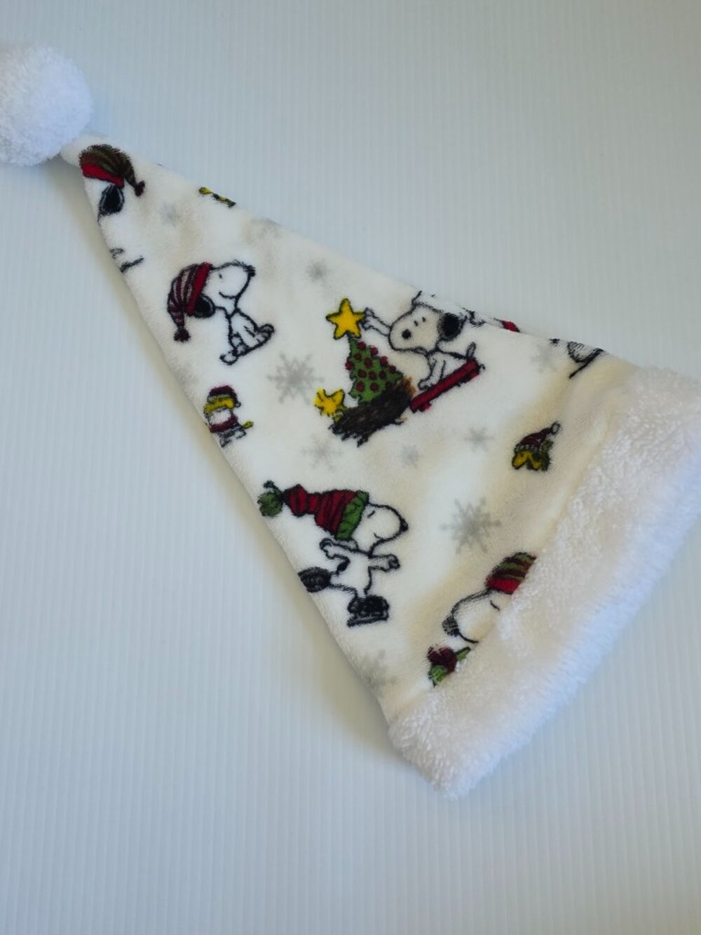NWOT Peanuts, Childs, Christmas Hat - Picture 4 of 4